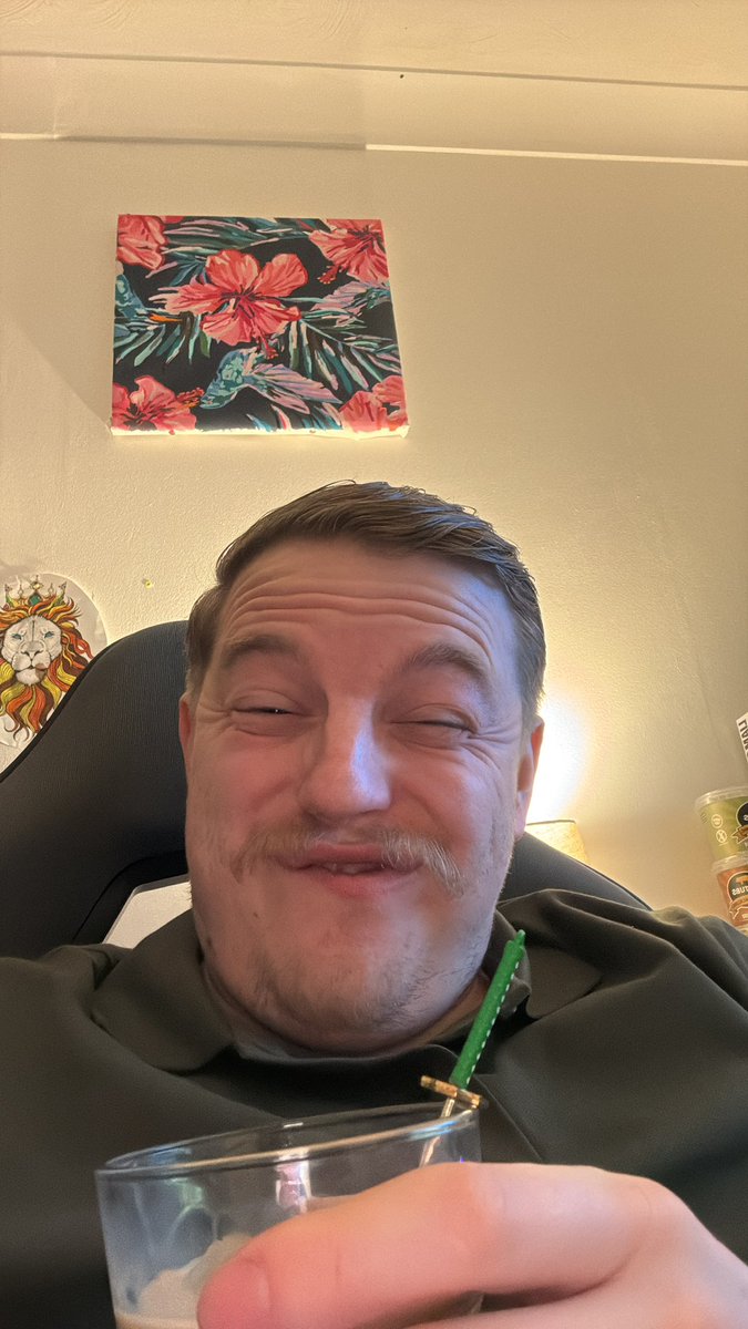 LP1886's tweet image. Happy new year muvva fuckers x