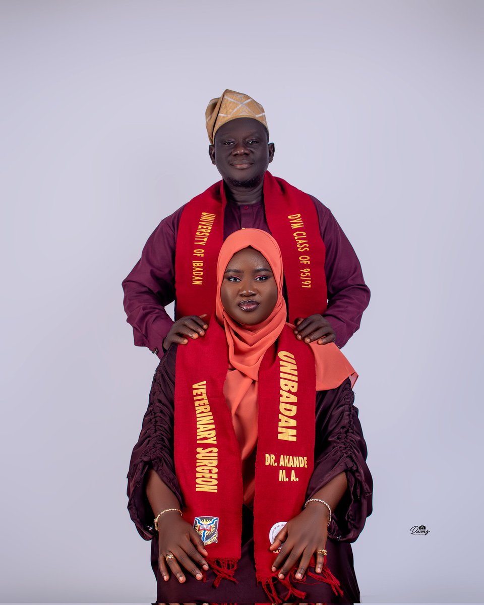 Mahmudah___'s tweet photo. My favourite pictures from 2025🤭🥰

Dr. I.A. Akande (DVM, Ibadan 1995/1997)
Dr. M.A. Akande (DVM, Ibadan 2025)

2055?🤔 https://t.co/eMmQilKYba