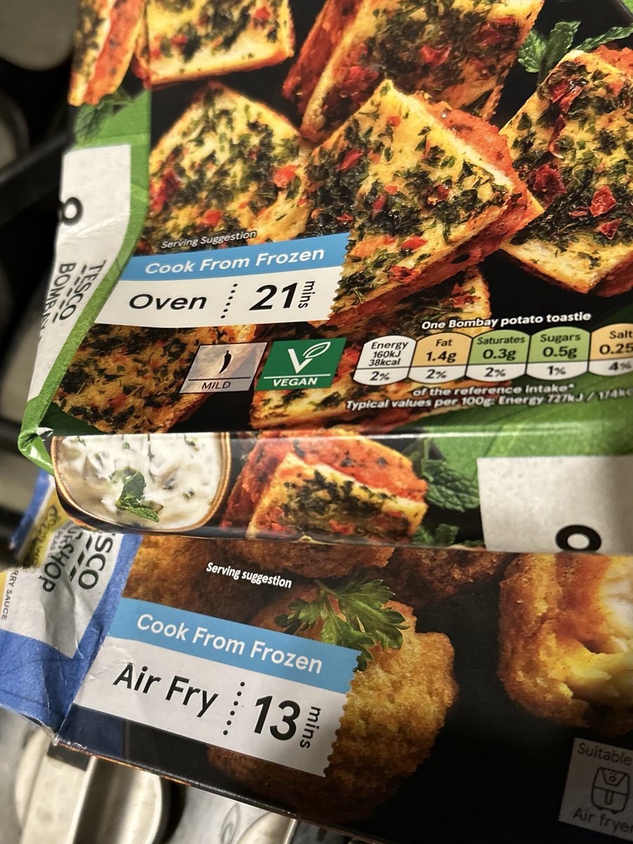 KeithHopkins's tweet photo. @Tesco not helpful that you have party food with the same timing graphic for different methods of cooking in the same place. https://t.co/DZbWqvkqnh