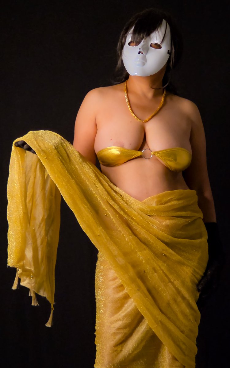 DeepthiNaioff's tweet photo. Welcoming the New Year dressed in gold
and dripping in control. 🥂✨
#HappyNewYear2026 #GoldenGoddess #FacelessSeduction #PowerVibes #NewYearTease #IndianCreator #XNSFW #FanslyNSFW https://t.co/bQ4C9cDtDC