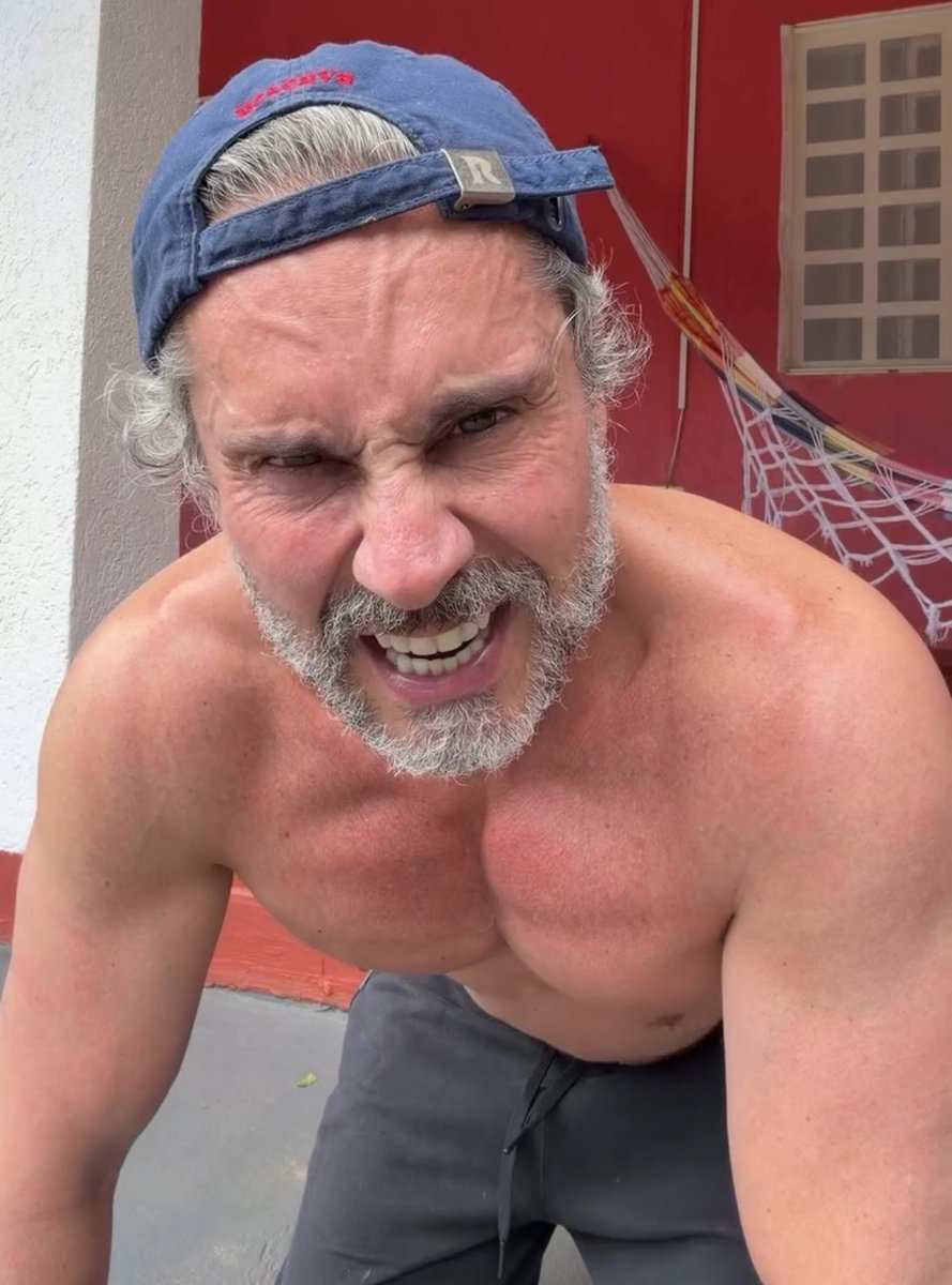 sensationsgn's tweet image. não tô conseguindo nem digitar…