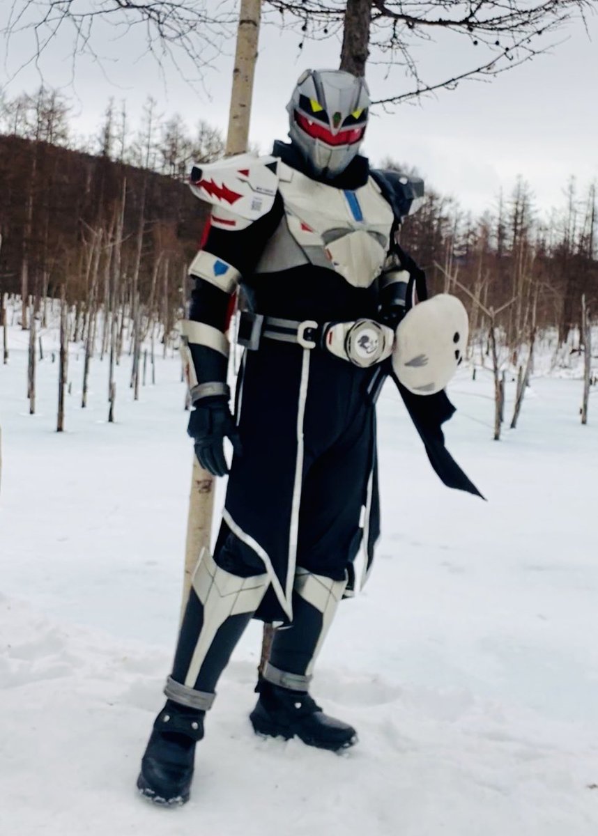 人間を構成する体内の原子は1年でほぼ入れ替わる、去年の自分と今年の自分は物質的、細胞レベルでは違うものになっている、
気持ち(精神)だけ成長をあきらめ変化せず立ち止まる理由なんてない、
なぜなら新しい自分はいつもこの瞬間に存在しているのだから

ビエイド2026