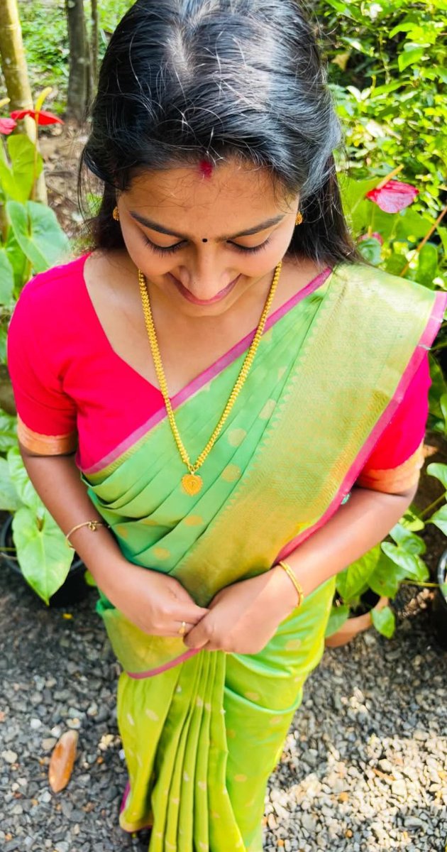 New Year first post 😁

Chellakuttie #Priya 🥰💚

#happynewyear #happynewyear2026 #samantha #sreeleela #rashmika #meenakshichaudhary #rukmini #malavikamohanan #kalyanipriyadarshan #krithishetty #bhagyashriborse #nidhhiagerwal #priyankamohan #poojahegde #mamithabaiju #riddhikumar