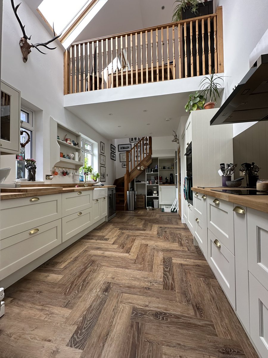 glasgowjoinery's tweet photo. As another year comes to an end we would like to thank our new and existing customers and everyone that helps with liking and sharing our stuff we would just like to wish you all the best for 2026 when it comes 🎉🥳🥂. This is a few of our favourites form this amazing 2025 https://t.co/2gx0kdtQsm