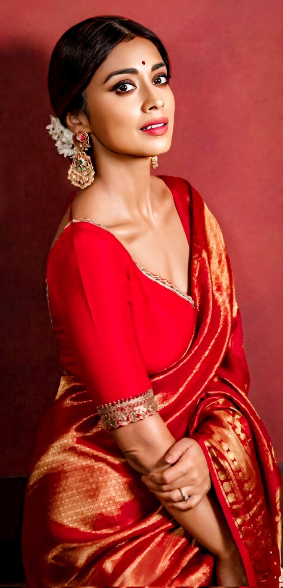 BeautiesInRed's tweet photo. नए साल की शुभकामनाएं साथियों 🌸 

हर दिन, महीने और साल बेहतर इंसान बनने की कोशिश जारी रखें।

खुश रहें, अपनों को खुश रखें 😊 https://t.co/KBuQT0tHeQ