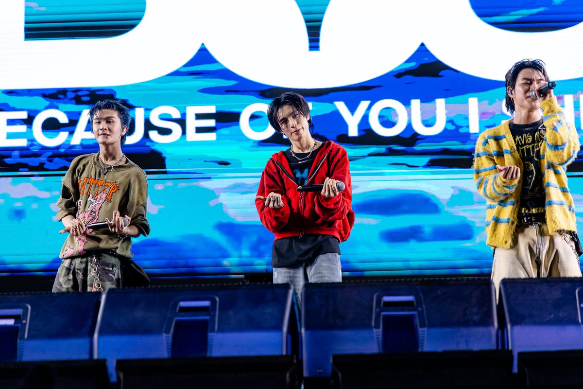 futurepark's tweet image. #ฟิวเจอร์ทำถึง
🎆 The Happiness Countdown 2026 🎆
เวทีลุกเป็นไฟกับ BUS! ⚡️ 
รวมตัวตึงที่มาสาดความมันส์ให้คืนข้ามปี

#FutureParkandZpell #FutureParkCountdown #HappyNewYear2026 
#TheHappinessCountdown2026 #FutureParkXBUS 
 #SONRAY #SONRAYMUSIC