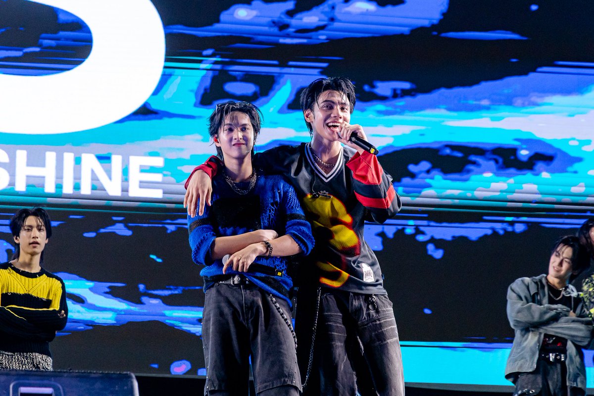 futurepark's tweet image. #ฟิวเจอร์ทำถึง
🎆 The Happiness Countdown 2026 🎆
เวทีลุกเป็นไฟกับ BUS! ⚡️ 
รวมตัวตึงที่มาสาดความมันส์ให้คืนข้ามปี

#FutureParkandZpell #FutureParkCountdown #HappyNewYear2026 
#TheHappinessCountdown2026 #FutureParkXBUS 
 #SONRAY #SONRAYMUSIC