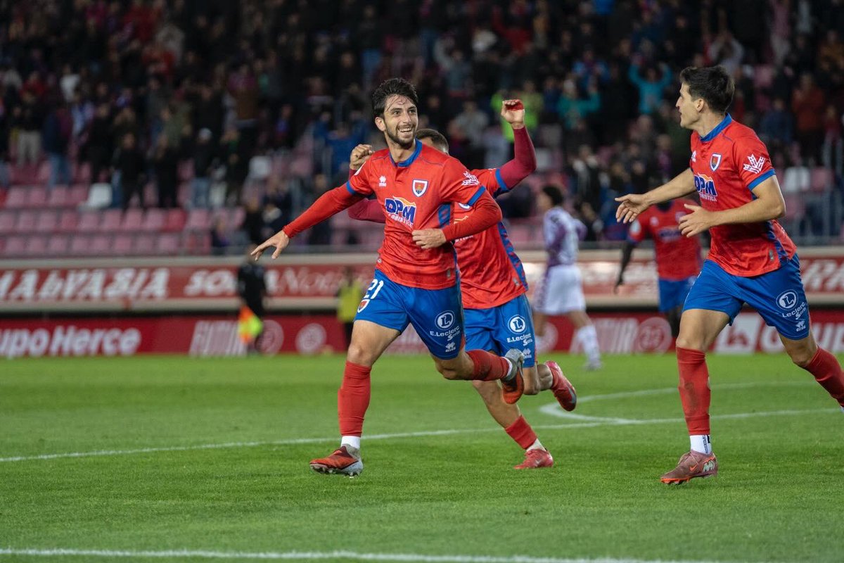 cdnumancia's tweet photo. 🔴🔵 ¡Por nuestro escudo, por nuestra ciudad y por nuestra gente! 

¡Seguiremos luchando en 2026! 
¡Aúpa Numancia! https://t.co/HjZX9EEIcy
