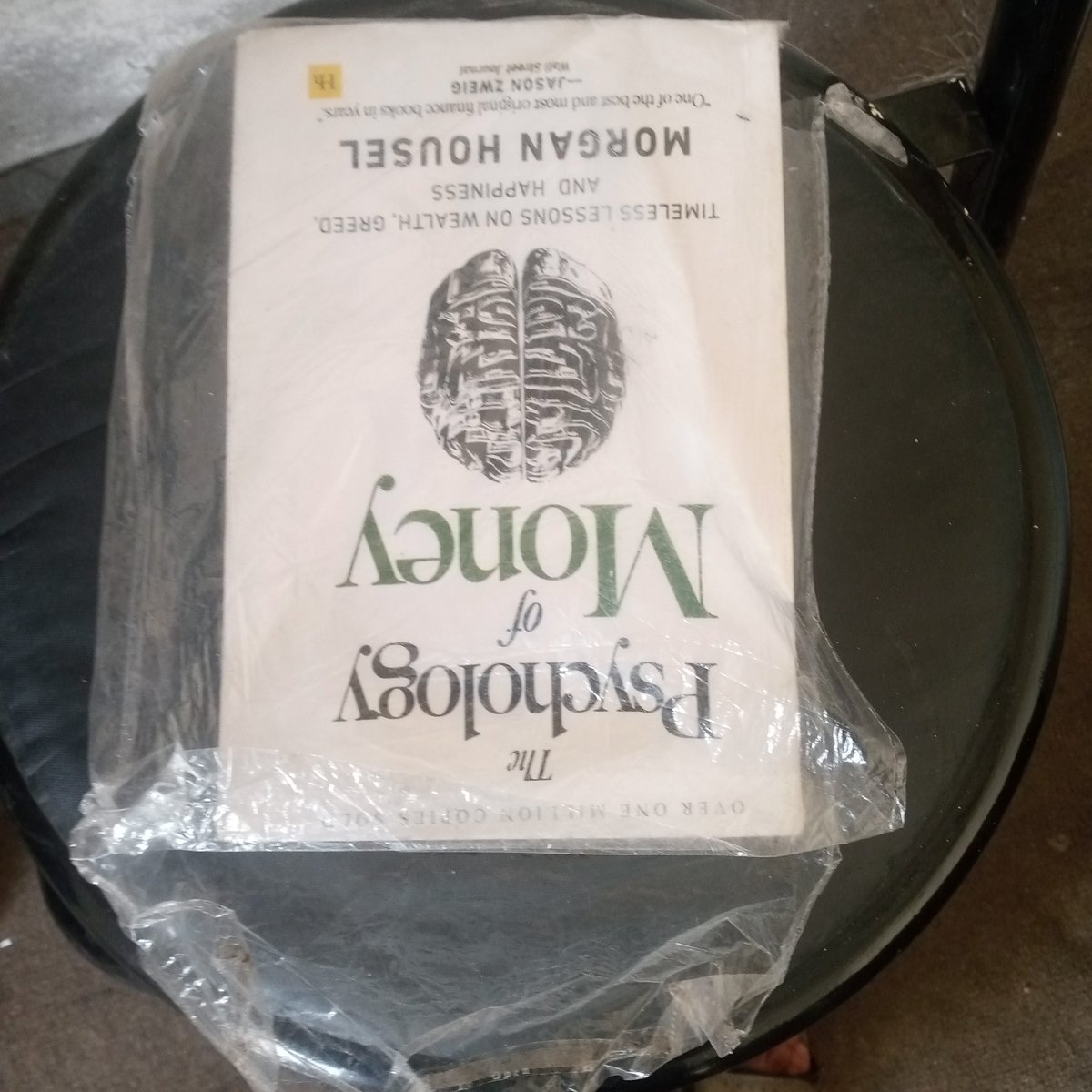 umerbashir0002's tweet photo. The rough parts:
Books – started many, finished zero.
Japanese – learned some, then stopped.
Volleyball/sports – lazy, did nothing.
Old blogs/sites – dropped completely.
Motivation up &amp; down all year. https://t.co/KFuJIw5Zw7