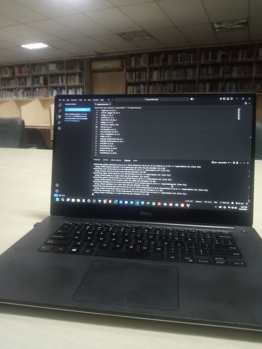 umerbashir0002's tweet photo. 2025 almost over. My real recap:
Uni student grinding daily. Learned frontend + backend from zero after long bus rides.
Stack now: MERN, HLS, AWS, JWT, GitHub, Docker.
Coded mostly myself – no heavy AI shortcuts. Frontend tough but I get it deep now. Solid win 💻🔥 https://t.co/aFBOJjebdk