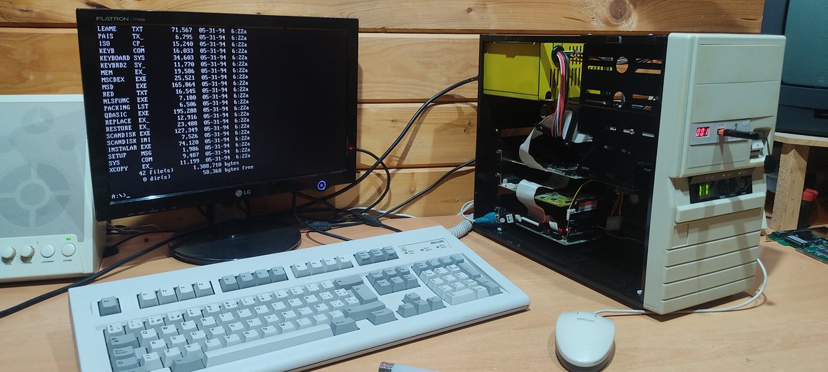 InfoTronikBlog's tweet image. Feliz 2026 a todos!!! 
como última publicación del año, el 486 totalmente #restaurado:
* 80486DX2 66MHz
* 16MB de RAM
* Gráfica ISA Trident 1MB
* Compact Flash 512MB
* #Gotek con #flashfloppy

Próximamente vídeo de restauración y prueba de jueguitos!!!
#retrogaming
#retrocomputer