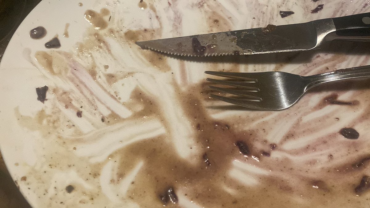 Es gab Wildente mit Klößen und Rotkohl.

*Bööööörps*