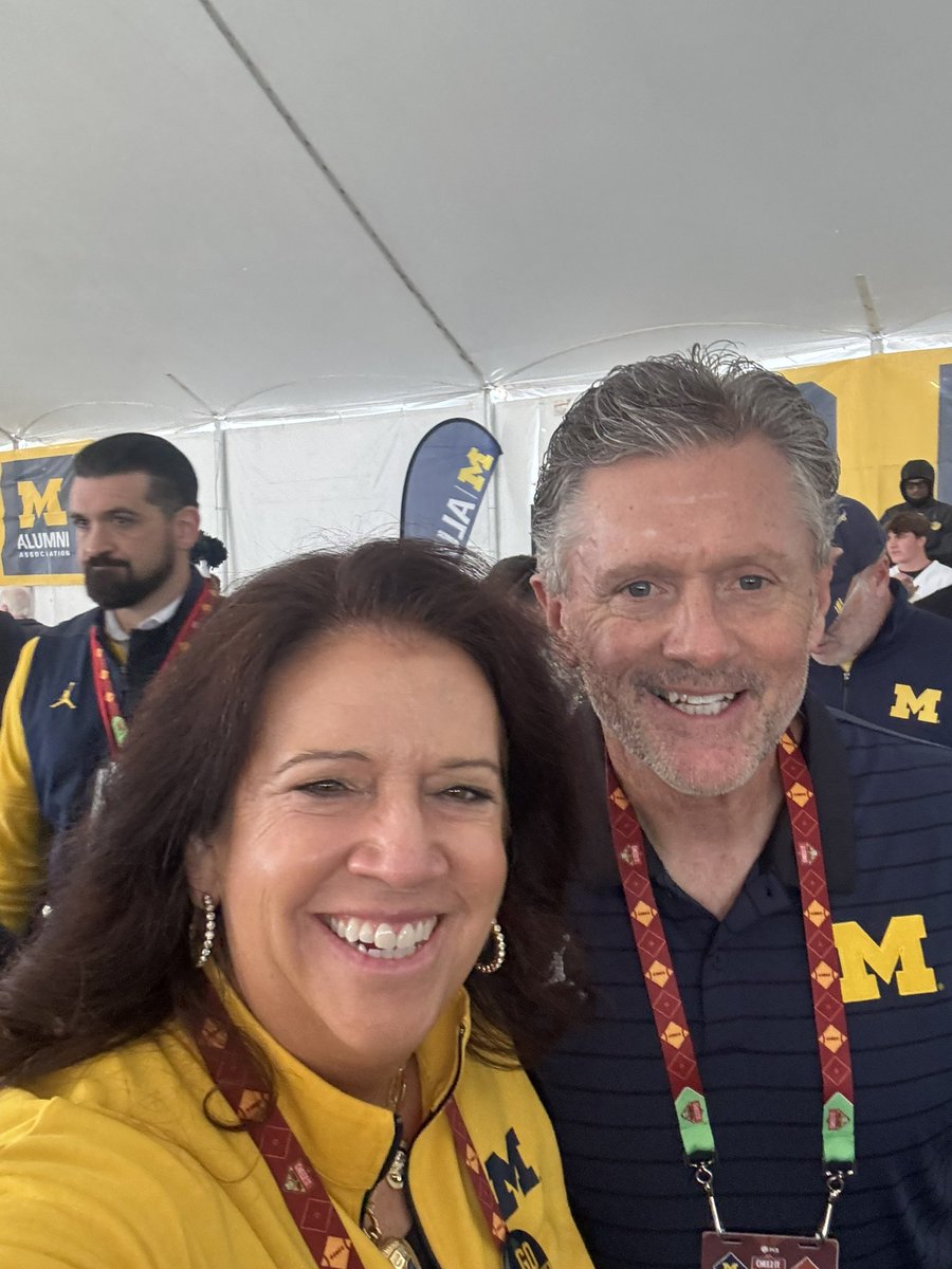 RegentHubbard's tweet photo. Coach!!!!

Go Blue!
💙💛💙💛💙💛 https://t.co/mXD6ufxxRX