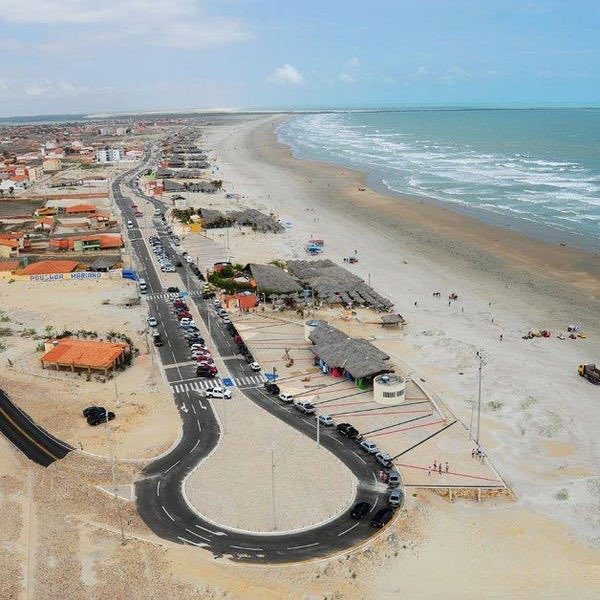 FuxicoTeresina's tweet image. 🚨VEJA: Congestionamento e longa fila de carros chamam atenção em Luís Correia-PI; sem eventos na capital, teresinenses seguem para o litoral para curtir a virada do ano.