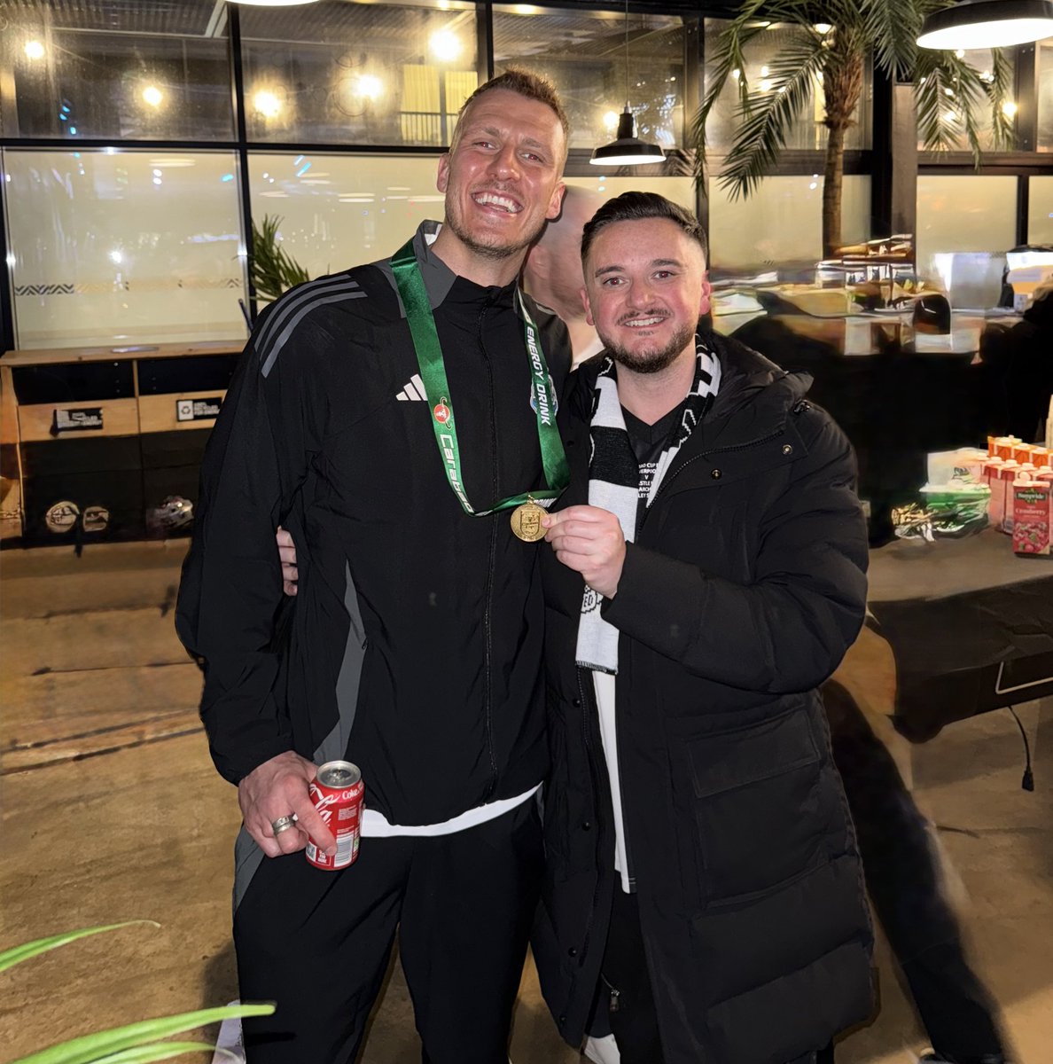 MagpieChannel_'s tweet image. 2025, the year the mags won the cup🏆
Happy new year people!⚫️⚪️
#nufc