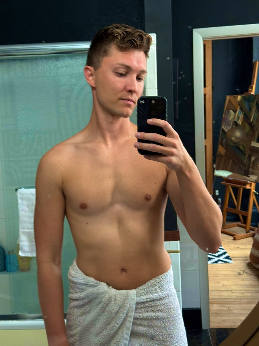 mdwstb0y's tweet photo. ‘25s most thirsty traps https://t.co/nqN4sZMVXy