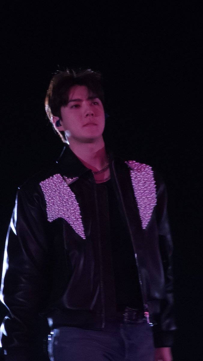 مو طبيعي وسييييييييييم بطريقة مااتنوصف 😮‍💨🤌

~ #세훈
 #SEHUN