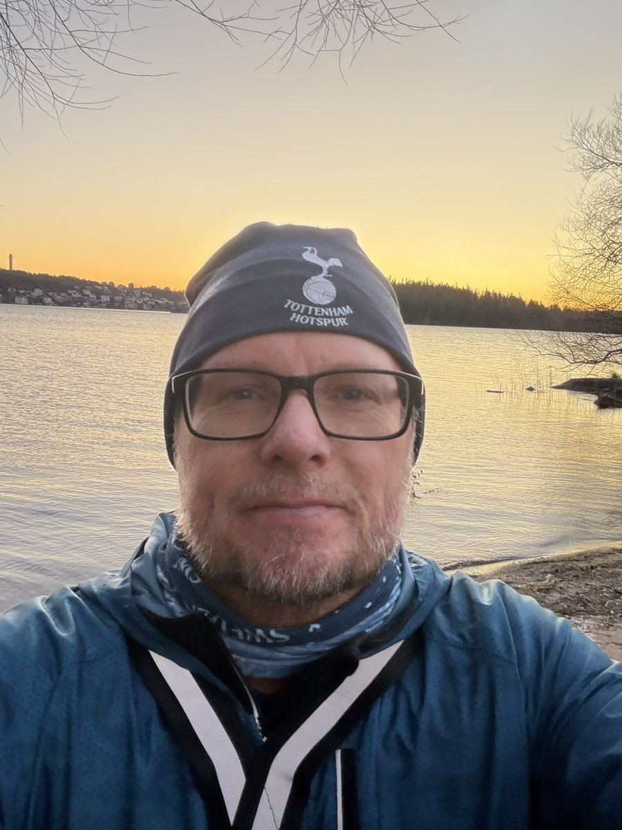 Svucka's tweet photo. Last run of the year yesterday. We go again next year with new pre match runs! Have a Happy New lily white Year Spurs family! #COYS #CantSmileWithoutYou #PreMatchRun https://t.co/lVoUyewNjv