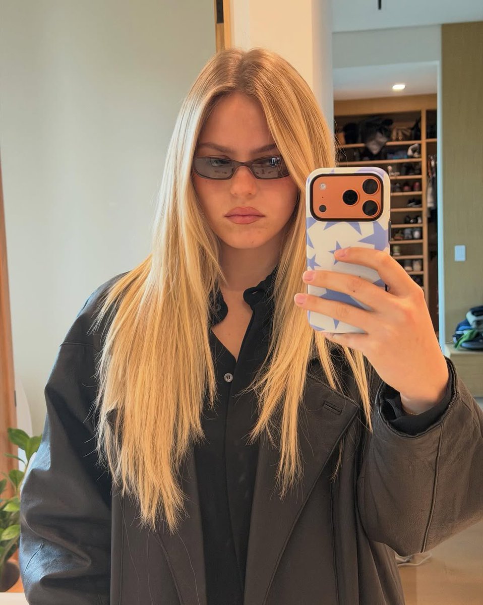 reneerapp's tweet image. i did everything but die this year