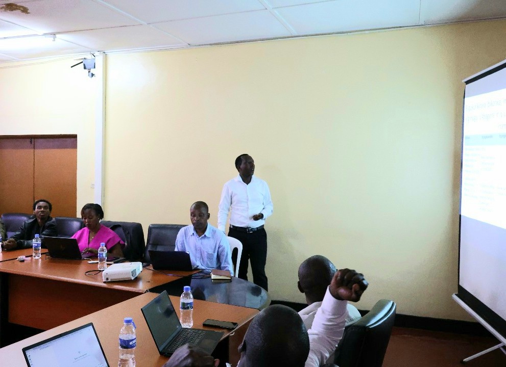 Ku cyicaro cy'Akarere, hateraniye inama isanzwe y'Inama Njyanama y'Akarere iyobowe na Perezida wayo <a href="/MichelNdayambaj/">Ndayambaje Michel</a>. Inama yasuzumye raporo z'ibikorwa by'abagize Komite Nyobozi y'Akarere mu mezi 6 abanza y'umwaka wa 2025-2026 n'ishyirwa mu bikorwa ry'imihigo y'Akarere.