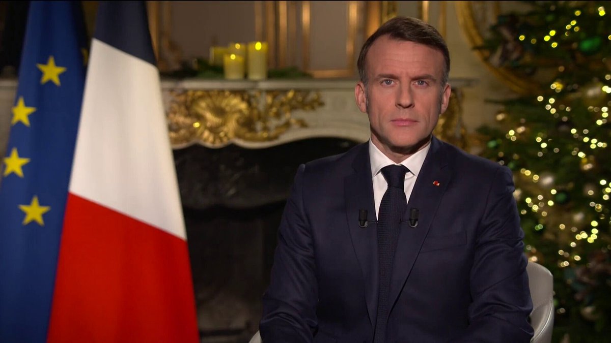 BFMTV's tweet image. 🔴 EN DIRECT 
Vœux 2026: Emmanuel Macron affirme que l'année 2026 "peut être et doit être une année utile"
l.bfmtv.com/aoAS