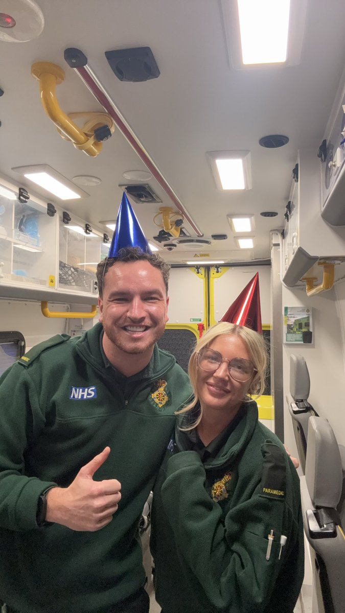 Daniel_Snelson's tweet image. Happy new year, love U746 💚❤️ #ambulance