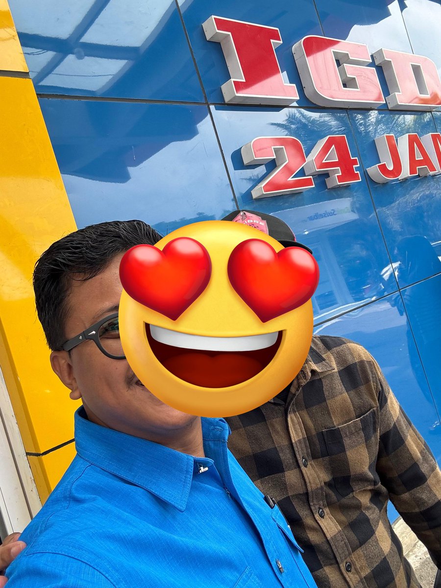 MCP_21's tweet photo. 2025 ku d tutup dengan foto bareng abangku cinta2ku, 
2026 di buka dengan pemandangan adek gantengku nih yg hensem dan menggemaskan 😘😘😘 https://t.co/0asZWEaViU