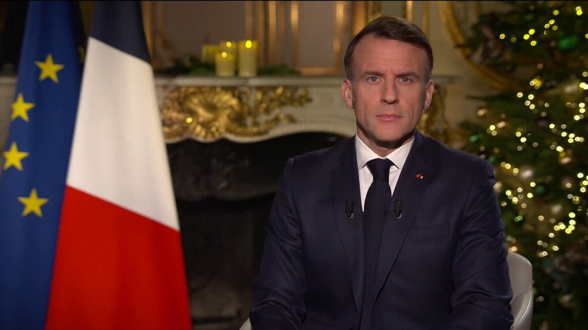 guilhemricavy's tweet photo. On dirait qu'ils ont fait appel à un chef op et un éclairagiste de la BBC
#BBCstyle https://t.co/iipjIEiukA