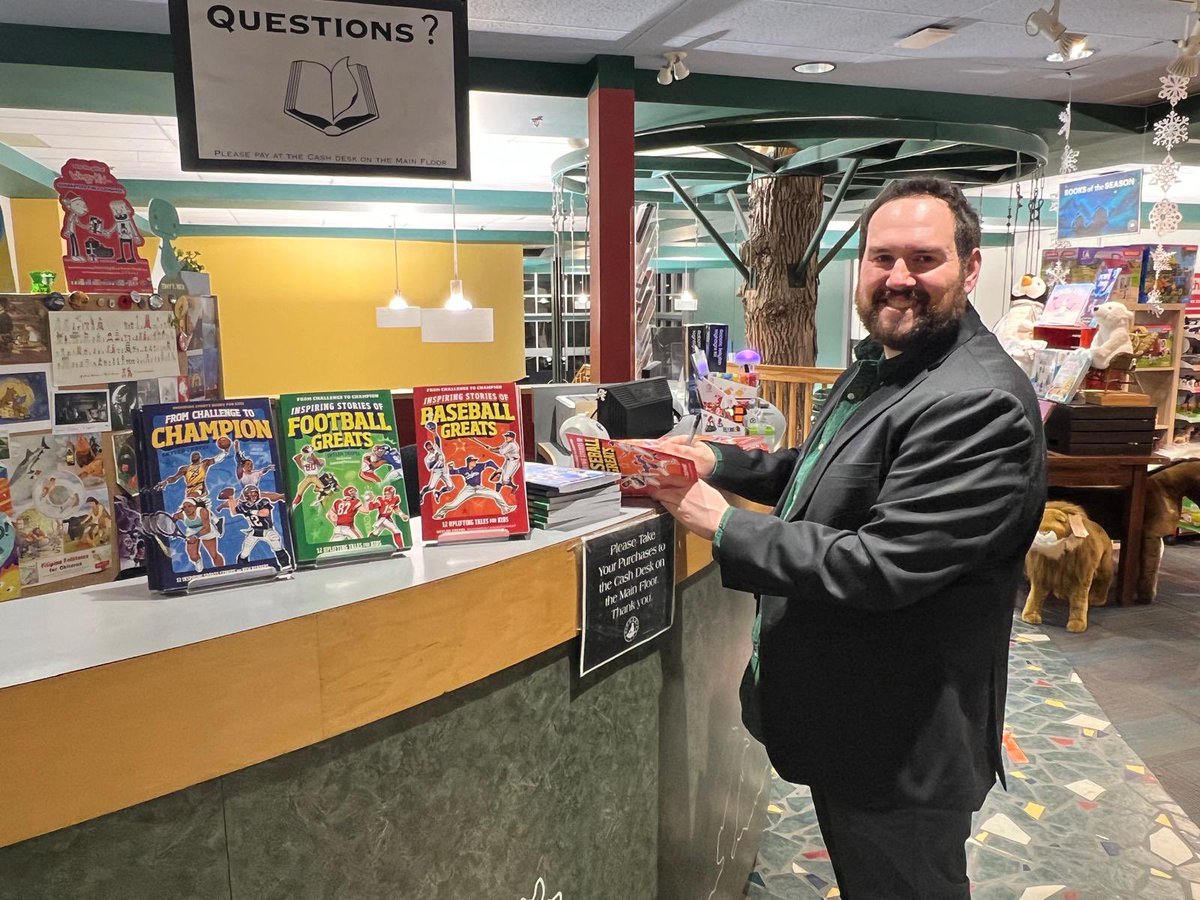 Thanks to everyone who made 2025 so amazing! 

Some of my favourite highlights this year included becoming a three-time best selling author with <a href="/penguinrandom/">Penguin Random House 🐧🏠📚</a> while writing nearly 100 articles for <a href="/people/">People</a> and <a href="/EW/">Entertainment Weekly</a>!

Happy new year and looking forward to an even better 2026!