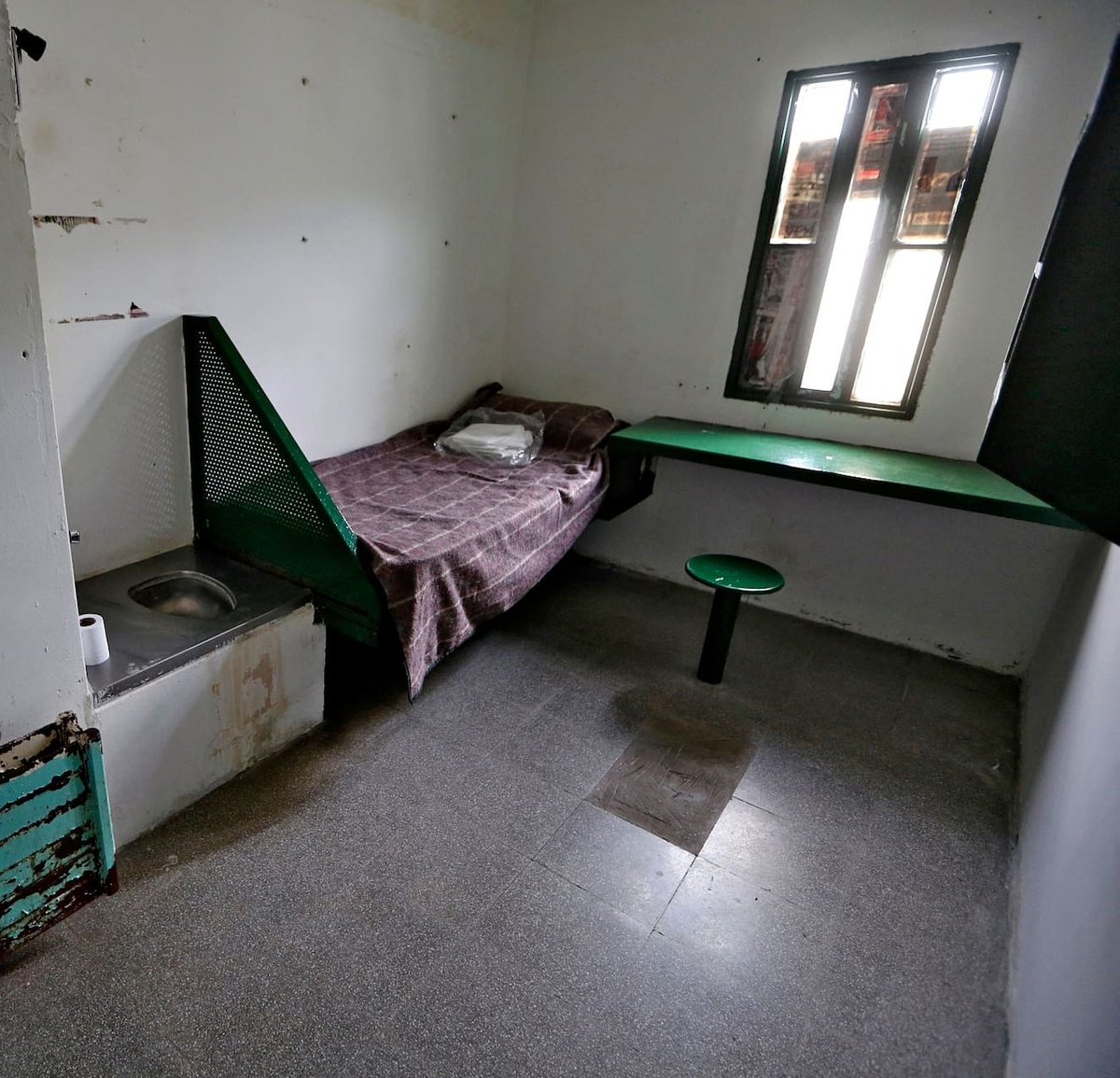 "FELIZ AÑO"

Porque el Policía de la Ciudad que asesinó a Gabriel González acaba de ser detenido y festejará año nuevo cagando en un calabozo