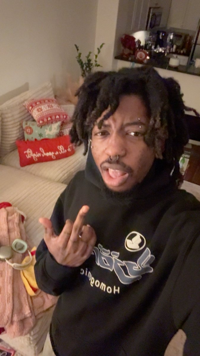 user032001's tweet image. 