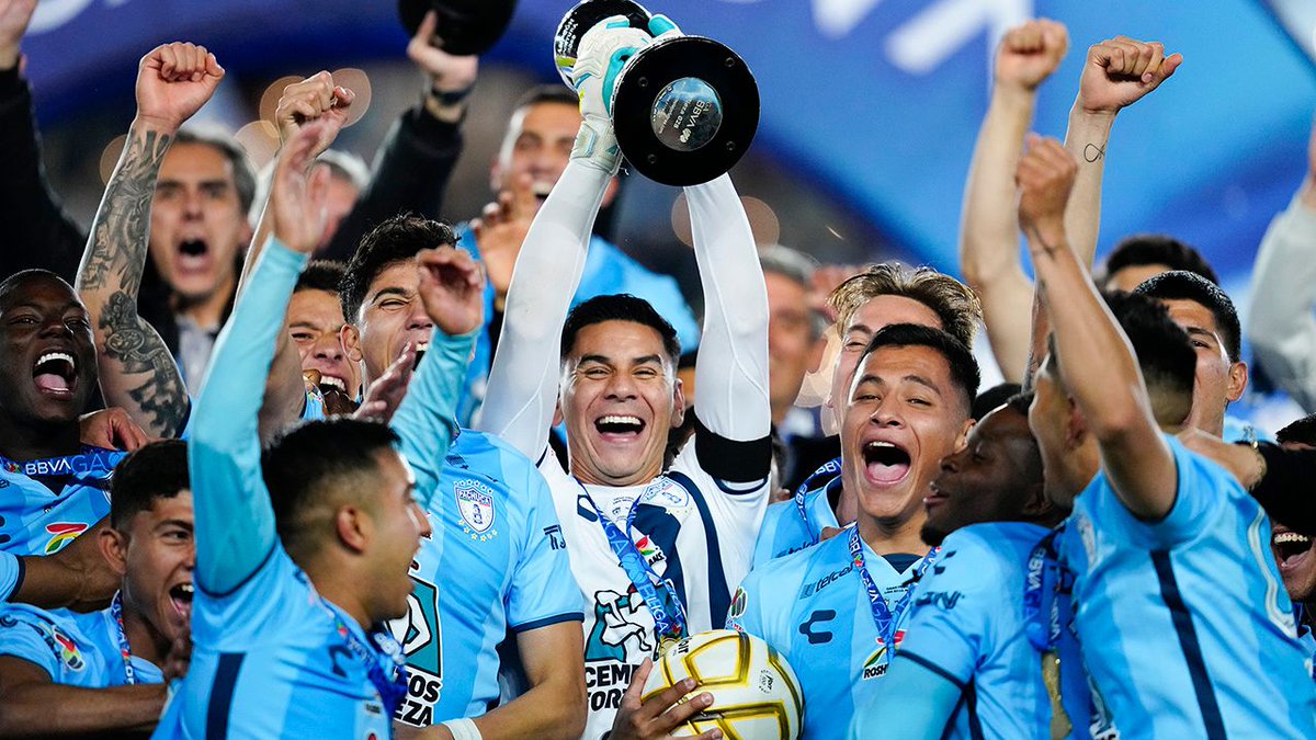 Feliz Año Nuevo y arriba el Club de Fútbol Pachuca hoy y siempre <a href="/Tuzos/">Club de Futbol Pachuca</a> 🤍💙🤍💙