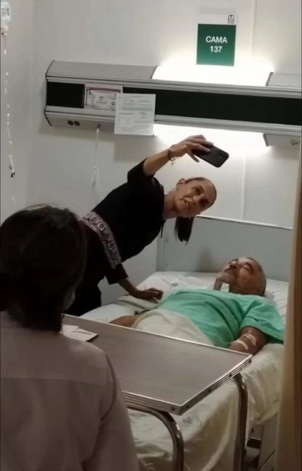 Bordersaurio's tweet image. Cuando me quedo dormido en la peda, mis compas en breve: