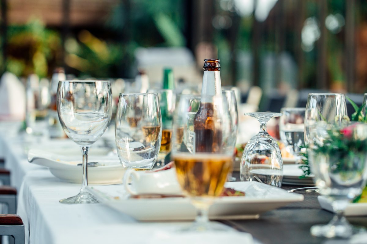 IrelandNpic's tweet photo. Remember to always dispose of any remaining alcohol in drinking glasses to protect children. This study concludes "Beverage ethanol exposures among infants are associated with hospitalization, serious clinical effects, &amp; mortality" #poisonprevention
https://t.co/kZyMgA8sSJ https://t.co/0q4ZjrhK15