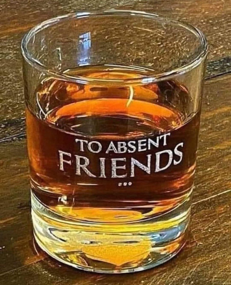 Br0wnEyedGirl__'s tweet image. To absent friends ❤️✨️