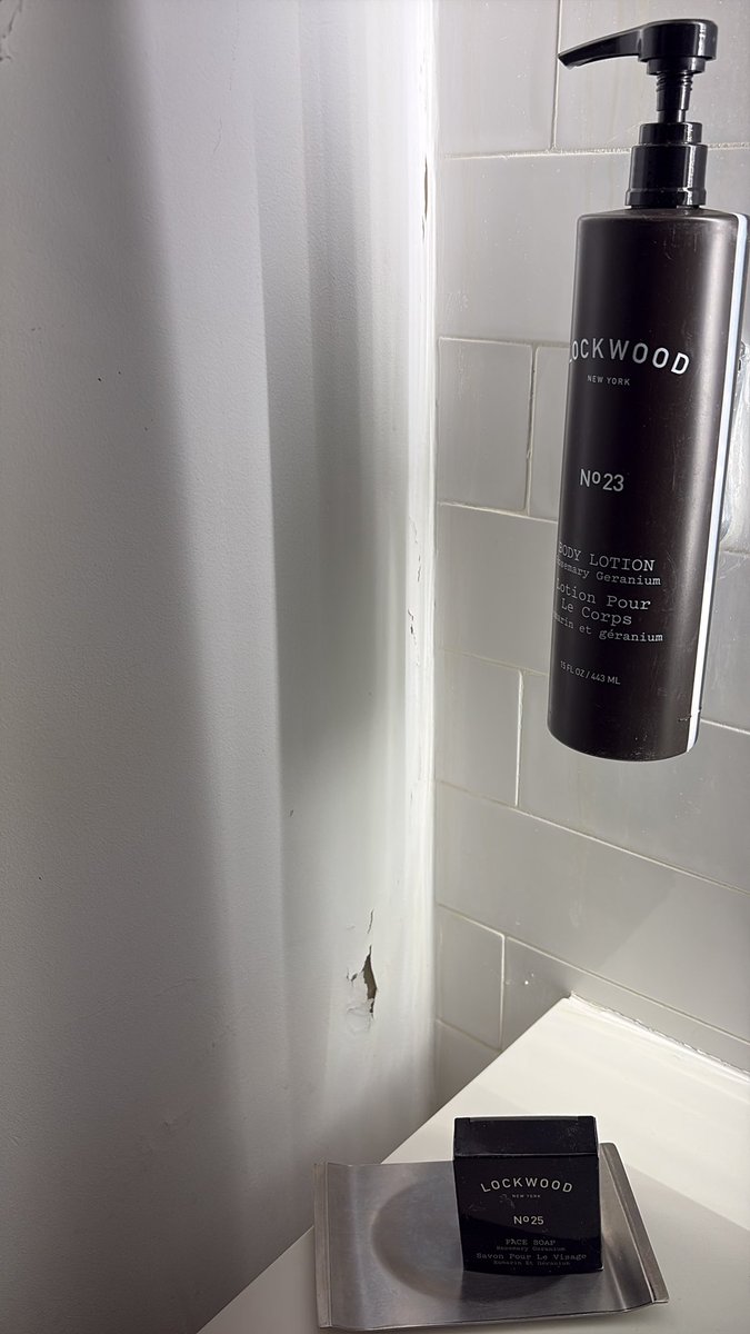 themeshach's tweet photo. @HiltonHotels @HiltonHonors @TapestryHilton We just checked in to The Landing at Hampton Marina. Customer service and front desk staff were fantastic, but the rooms need quite a bit of work. https://t.co/8IJG4nzNBv