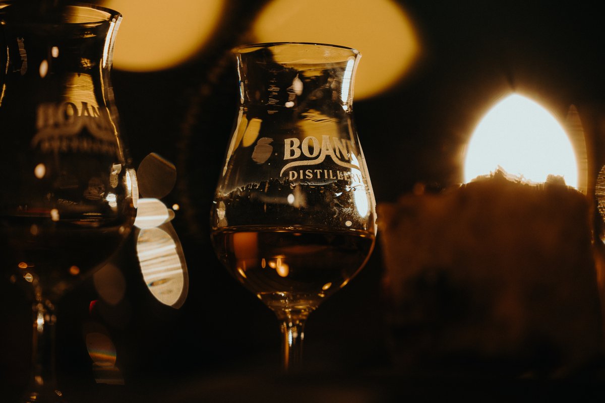 Boanndistillery's tweet image. Wishing everyone a very Happy New Year from Boann Distillery 🥃 
Thank you to everyone who made 2025 so memorable and here's to a fantastic 2026, sláinte!

#BoannDistillery #Distillery #IrishWhiskey #Whiskey #SinglePotStill