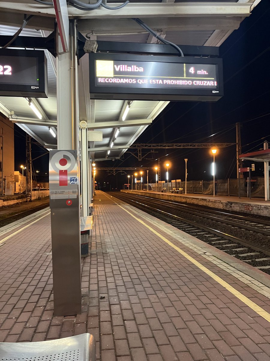 Felices fiestas para mi Chile querido, les deseo desde Las Matas Madrid, esperando el tren a 0 grados, para ir a juntarse con la familia. VIVA CHILE Y VIVA ESPAÑA!!!!!!