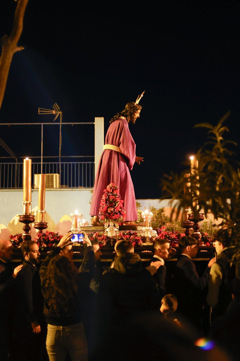 Finalizamos este año de vivencias compartidas y momentos que ya forman parte de nuestra historia. 💫

Recuerdos junto a Nuestro Padre Jesús de Nazaret y María Santísima del Amor, de nuestros cultos, Viernes de Dolores, y cada instante vivido como Hermandad.