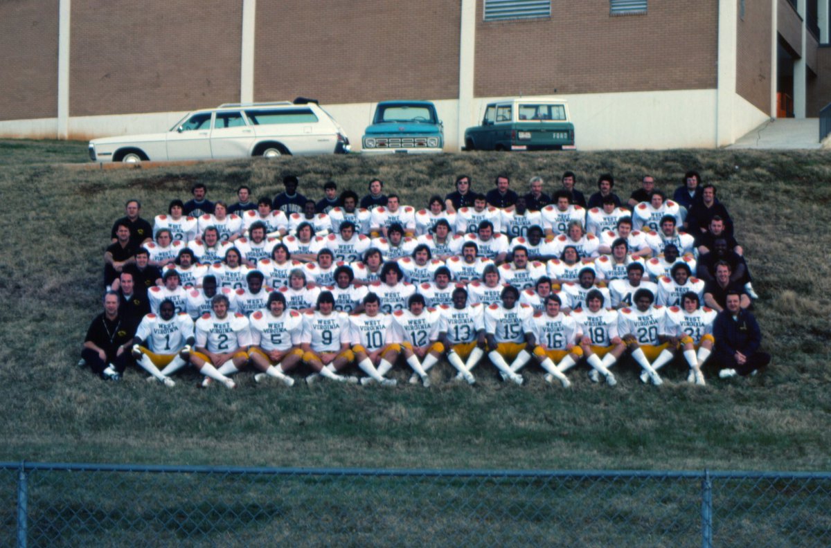 WVUSports's tweet image. Just peachy 🍑

Today marks 50 years since @WVUfootball’s iconic, 13-10 victory over NC State in the 1975 Peach Bowl!

#HailWV