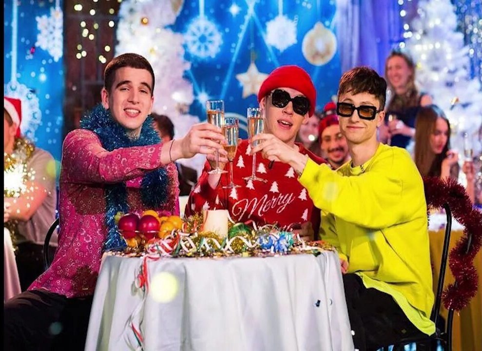 04po4mac's tweet image. отравленная медовуха для дамблдора: *существует*
поттер, уизли и профессор слизнорт: