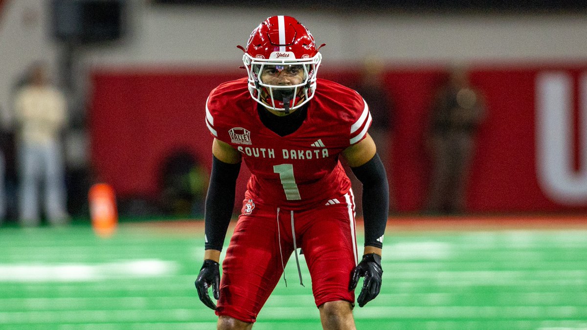 max_olson's tweet photo. South Dakota S Roman Tillmon plans to enter the transfer portal, his rep @CodySokol of @3XLSports tells ESPN.

Tillmon started 15 games and recorded 94 tackles and 6 PBUs this season. Two more years of eligibility. https://t.co/m101ewf89T
