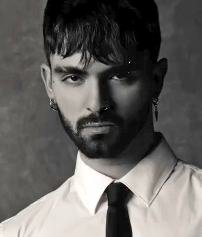 Joaquin + Corset 🔥🖤 pt.2 
Mirada, cintura, elegancia! Por un 2026 lleno de + Joaquin modelo 🥂📸 #JoaquinBondoni en ig de Enricobompani