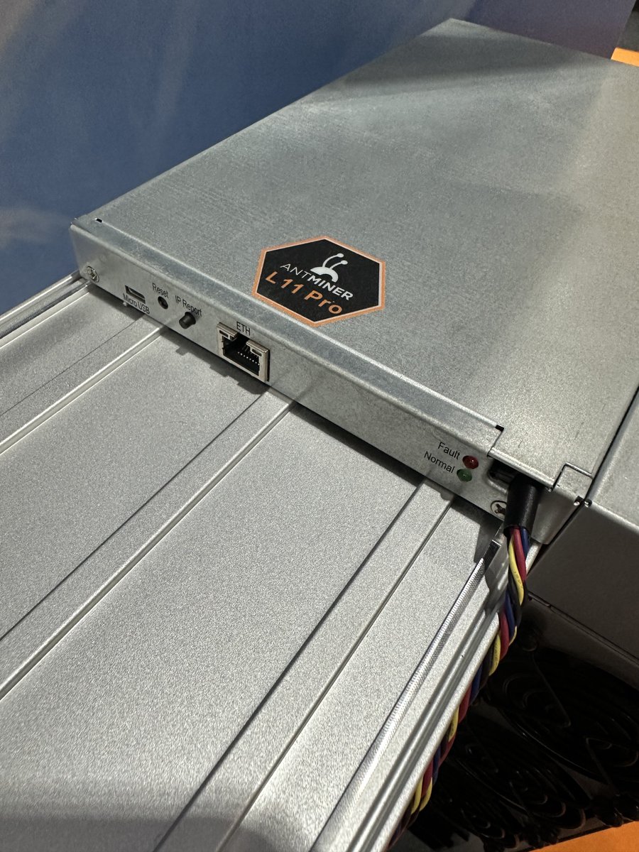 TheHobbyistMiner tweet media