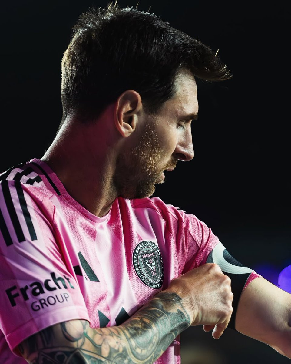 <a href="/M10GOAT/">Messi World</a> 42 هدف 

19 اسيست 

61 مساهمه 

اثق ان شاء الله
