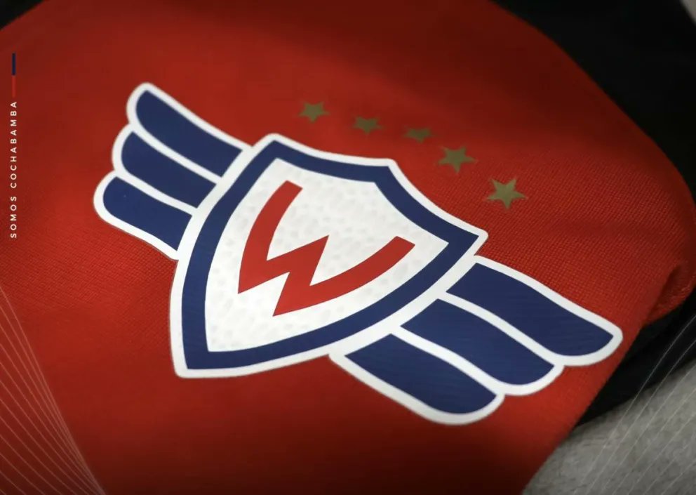 Lamentamos profundamente el descenso de Wilstermann, un club histórico y patrimonio deportivo de Cochabamba.
Expresamos nuestro apoyo a la hinchada, que atraviesa este momento con legítimo dolor, y reafirmamos nuestro compromiso de trabajar de manera conjunta para garantizar el