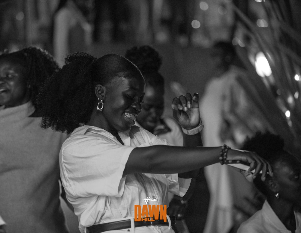 HouseofLove111's tweet photo. 🤗 There is joy in the air tonight.

#houseofloveglobal
#endofyearservice
#DawnAtTheHill https://t.co/FfaSDvK7F5