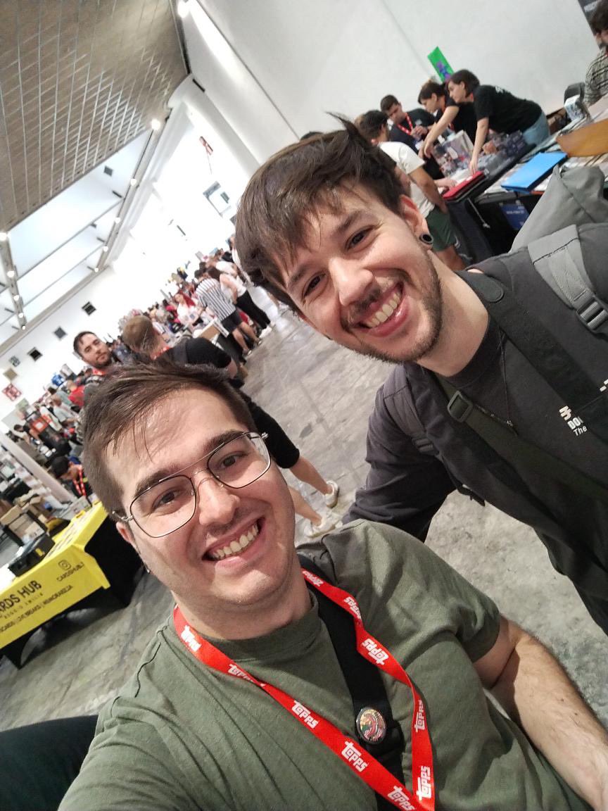 IosuaRodriguez's tweet image. 2025 ha sido el mejor año y uno de los más duros de mi vida.
Me he casado, mudado, opositado y creado un contenido del que estoy orgulloso.
Pero sin duda, de lo que más orgulloso estoy es de la gente que ha llegado a mi vida este año, esta comunidad que estamos creando, cada vez…