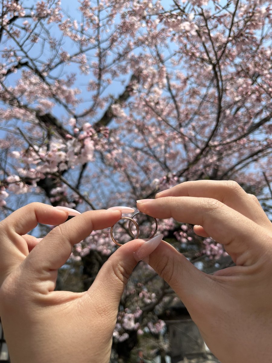 IosuaRodriguez's tweet image. 2025 ha sido el mejor año y uno de los más duros de mi vida.
Me he casado, mudado, opositado y creado un contenido del que estoy orgulloso.
Pero sin duda, de lo que más orgulloso estoy es de la gente que ha llegado a mi vida este año, esta comunidad que estamos creando, cada vez…