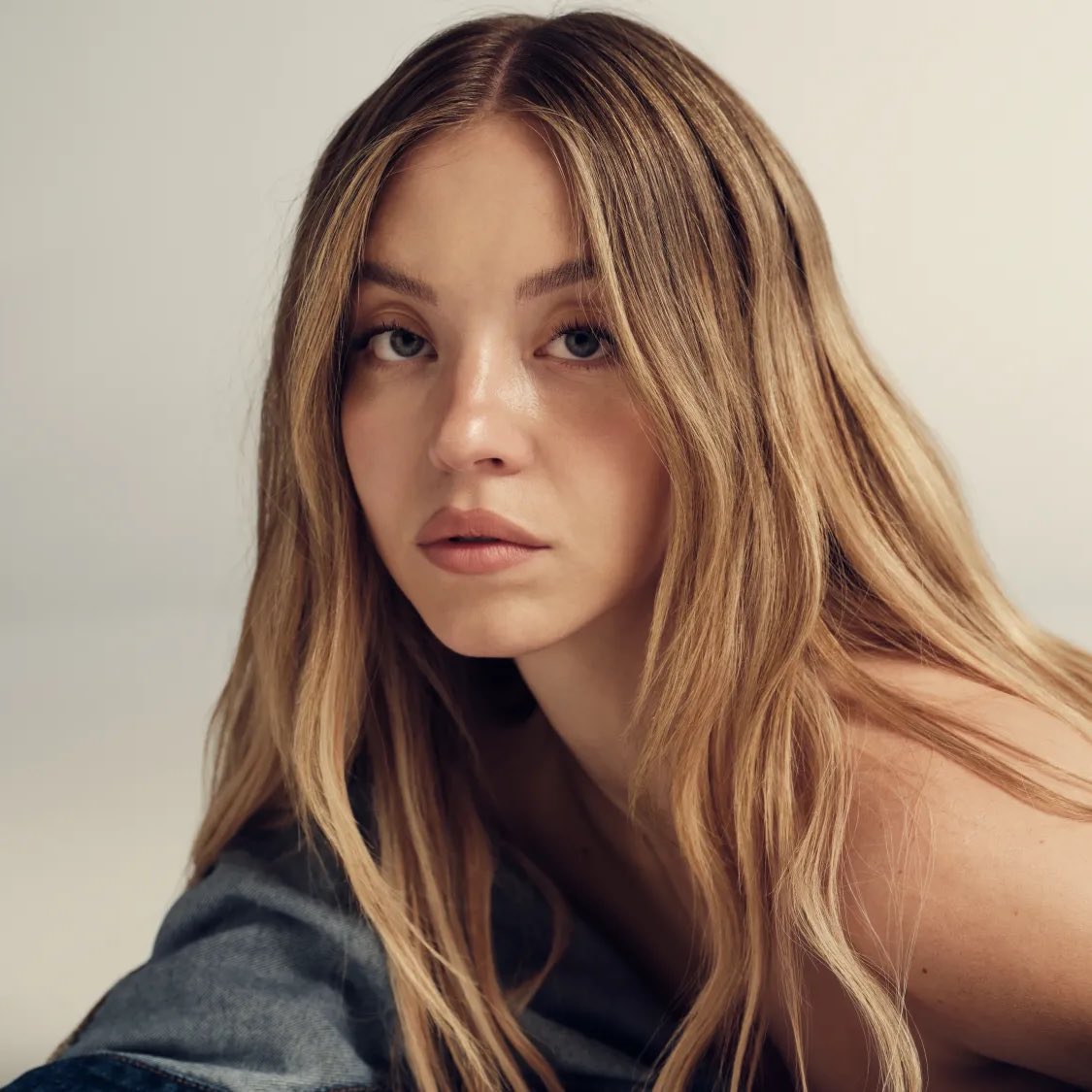 PopBase's tweet image. Sydney Sweeney starred in “great jeans” American Eagle campaign.